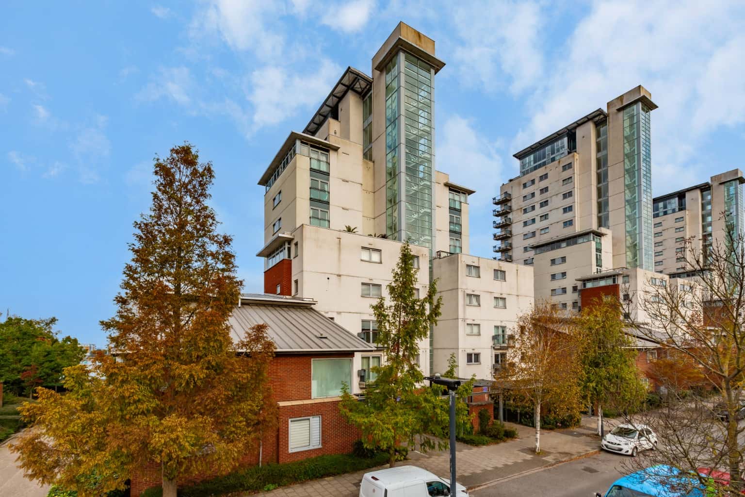 A three bedroom, 2 bathroom penthouse apartment overlooking The River Thames in SE28 0GH property first image