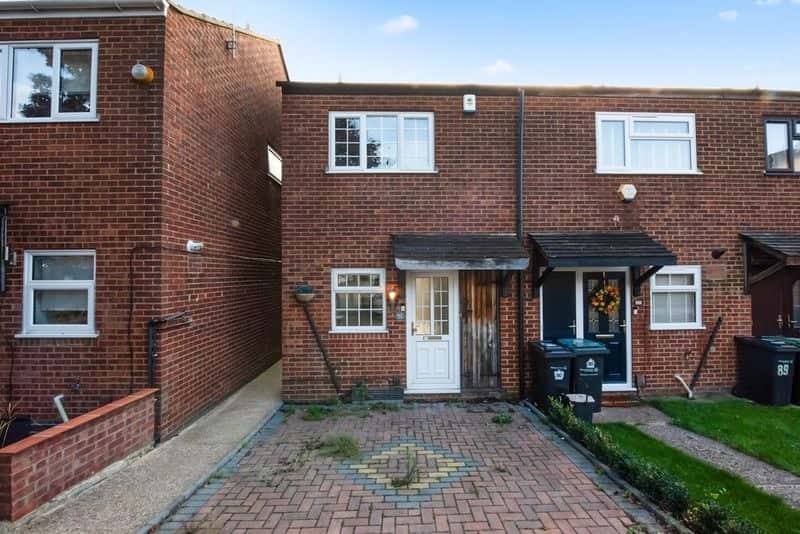 Two Bedroom End of terrace property located in Gravesend property first image