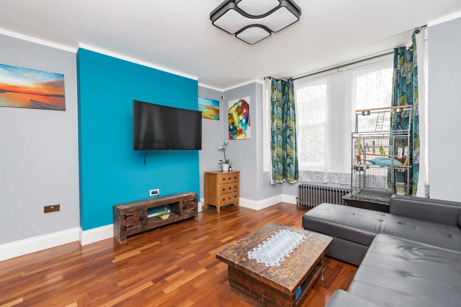 Ground Floor Apartment with Garden, Over 700 Sq/Ft, Close to Station property first image