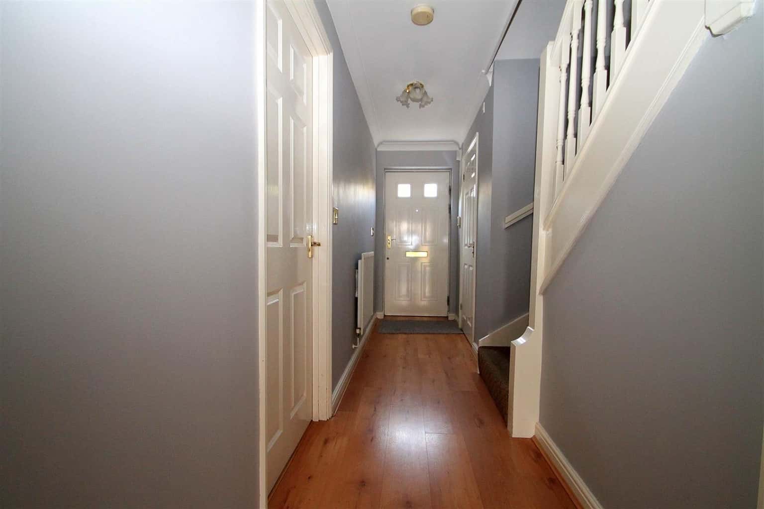 Spacious 3 Bed House with Garage & Driveway in Prime Greenhithe Location property first image
