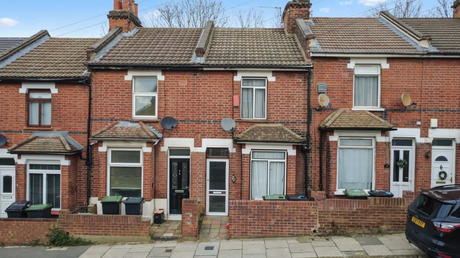 Newly Refurbished Three Bedroom House, Walk to Gravesend Station property first image