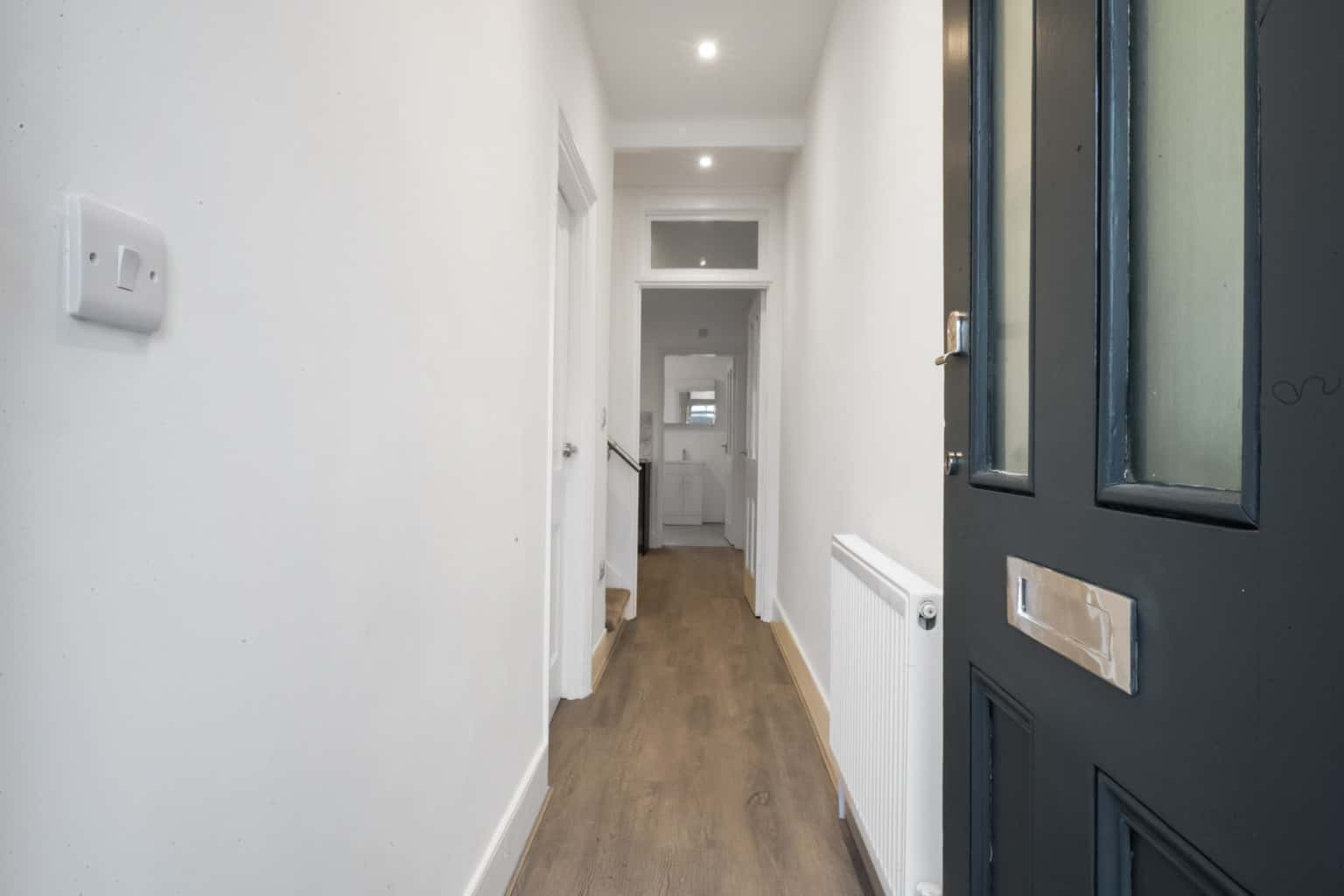 Brand New Refurbished 3-Bedroom House, Walk to Dartford Station summary property first image