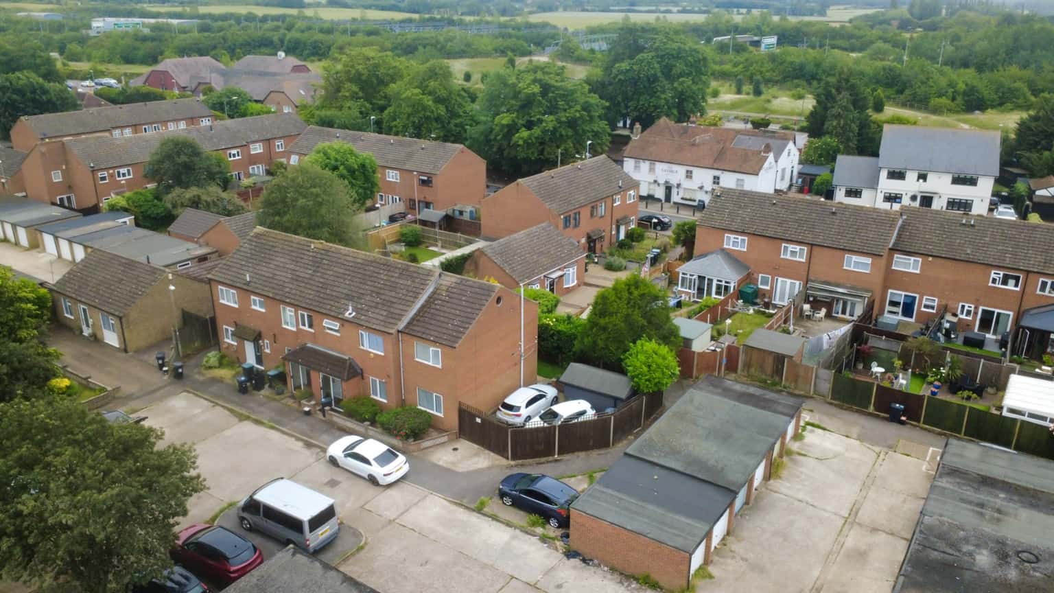 Three Bedroom House, Garage En Bloc, No Chain, Gravesend property first image