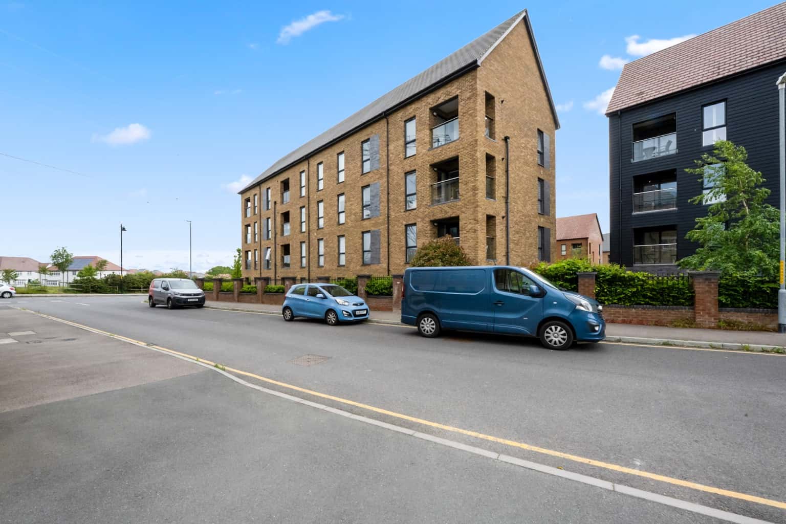 Luxury 2-Bed Apartment, Built 2018, Walk to Ebbsfleet Station property first image