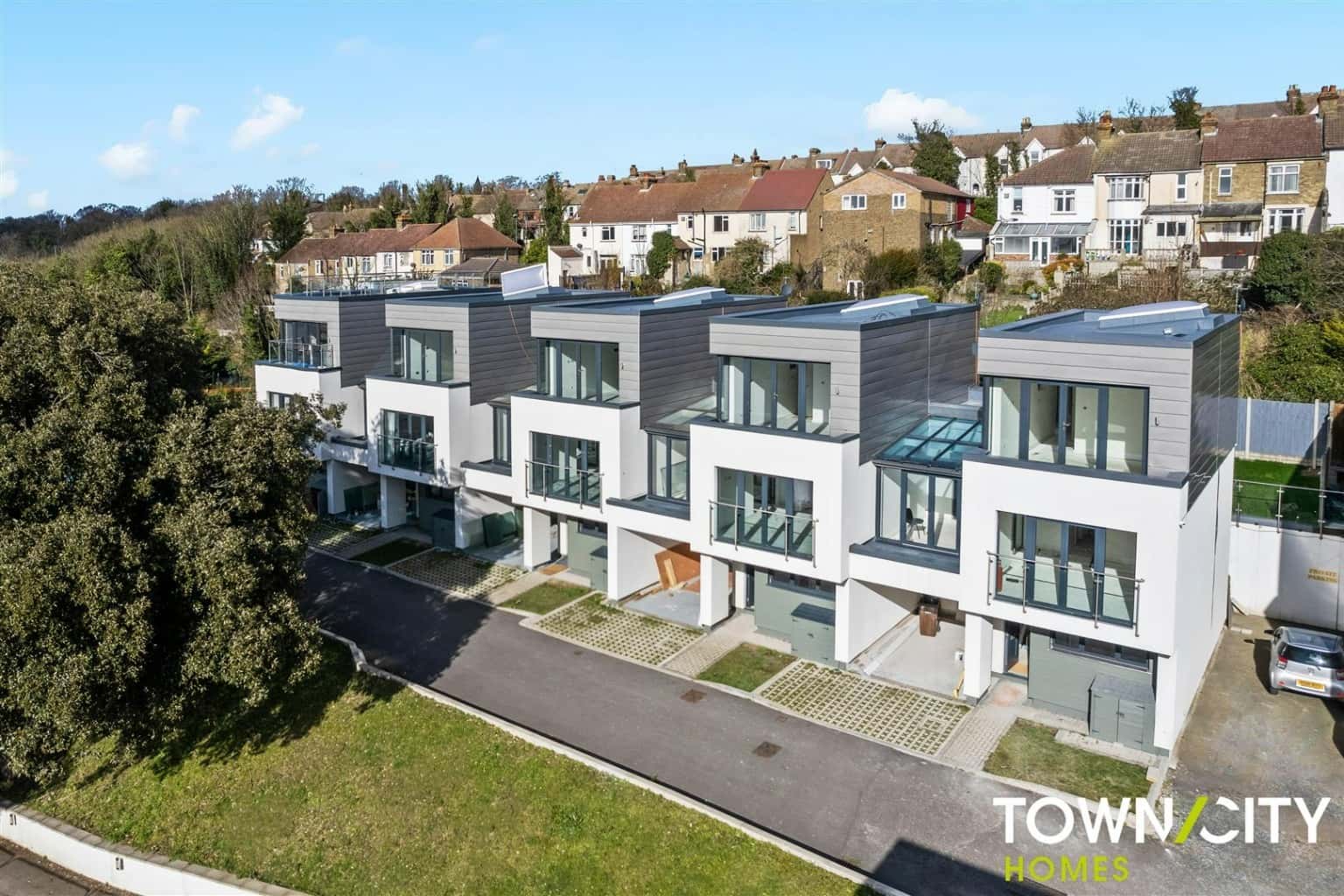 Gated Development Home, Stunning Views, Roof Terrace, Large Garage property first image